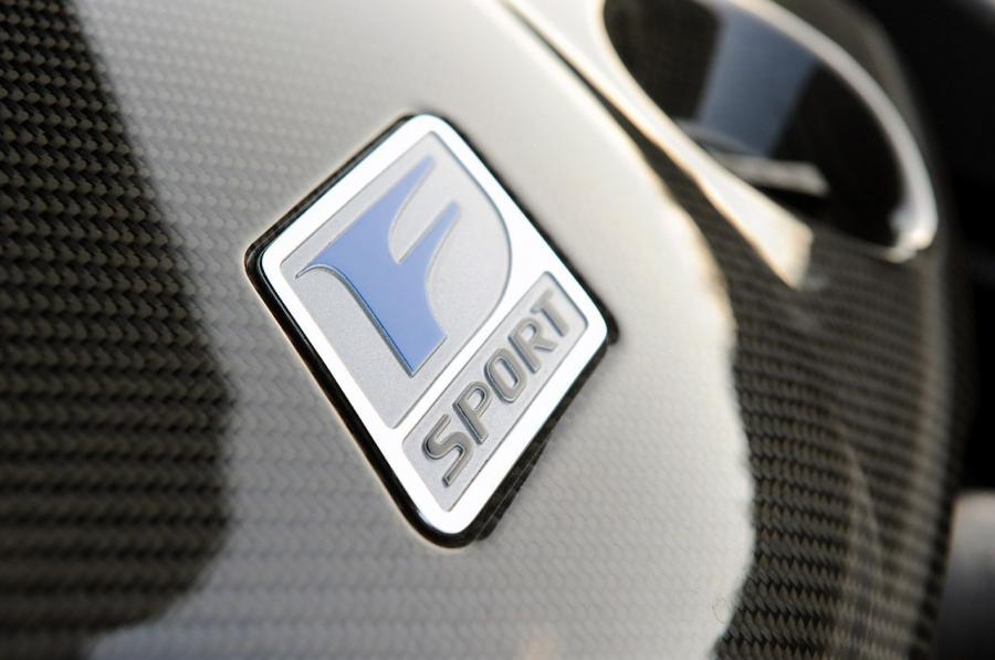  Lexus IS350C F-Sport 2010 года  (фото 21 из 36)